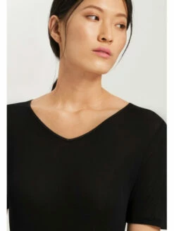 HANRO T-shirt Manches Courtes Noir SOIE -WACOAL Boutique t shirt manches courtes noir soie 2